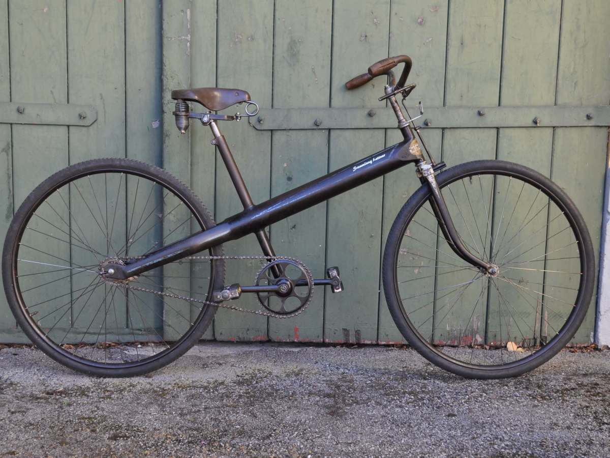 Ein Ofenrohr mit&nbsp;Rädern